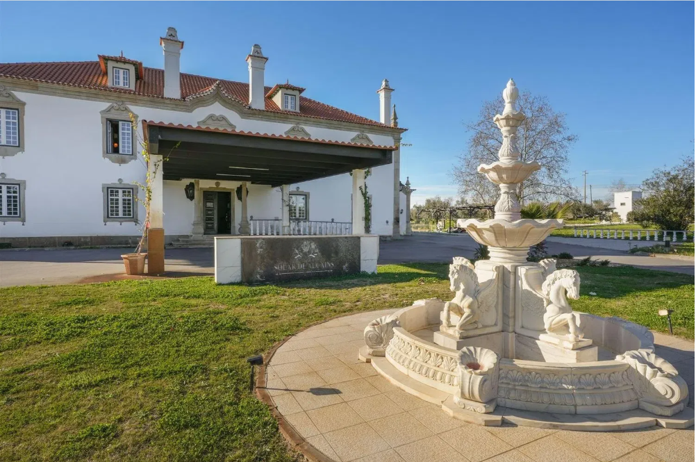 Estate front
